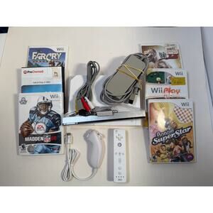 Nintendo Wii Console plus Controller, Cords & Game Bundle Clean Tested Working